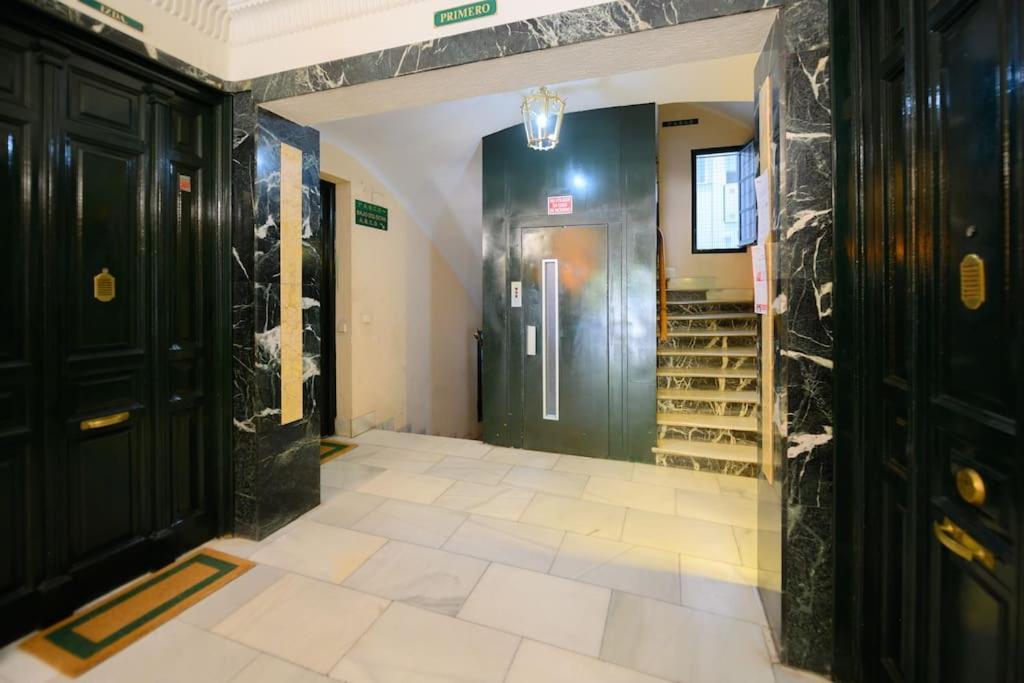 Apartamento Encantador Apartamento Temporal Centrico Con Patio Privado Mpe51 Madrid Exterior foto